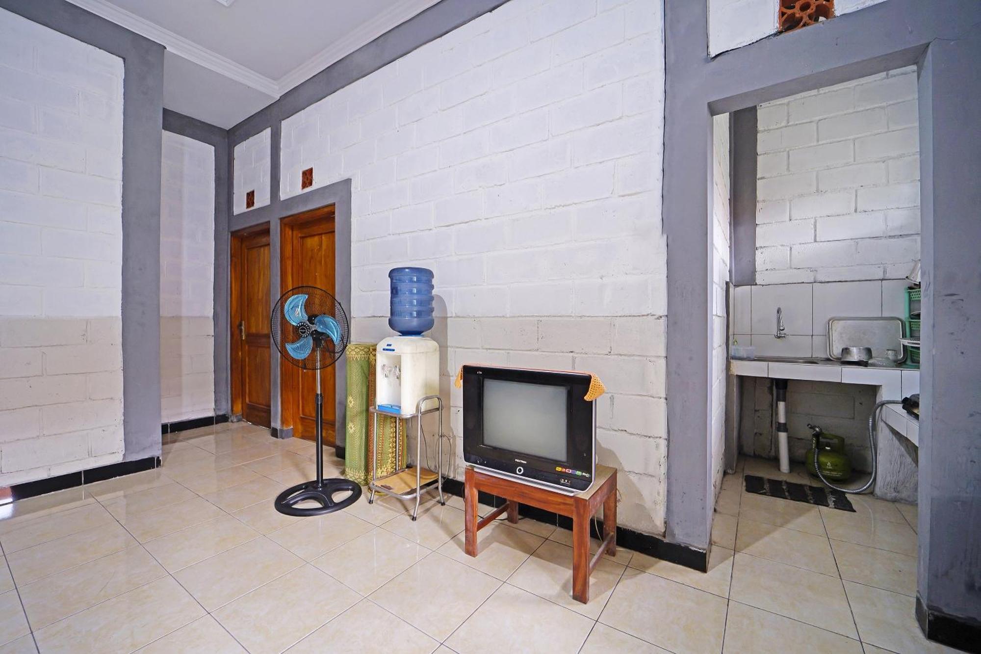 Hotel Spot On 91085 Griya Estu Wening Sleman  Exterior foto
